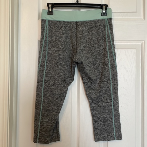 BCG gray capri leggings| medium - Picture 5 of 7